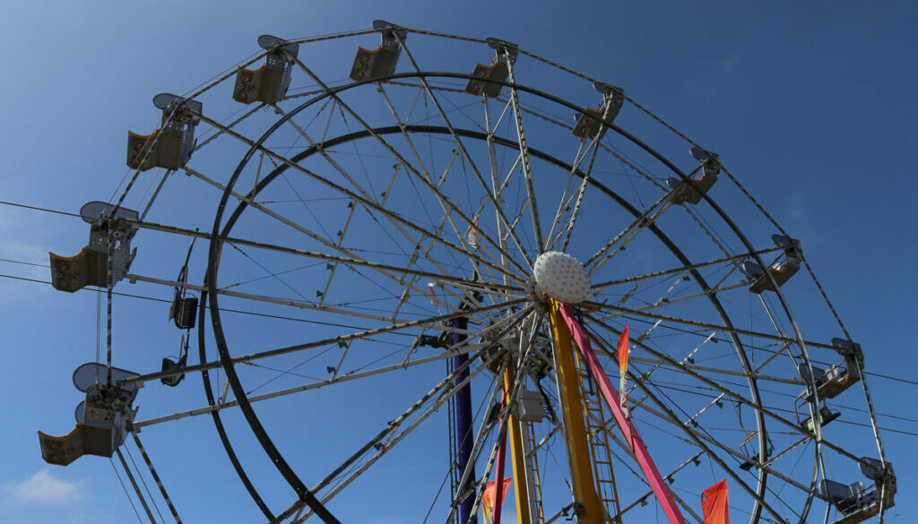 #16 Ferris Wheel